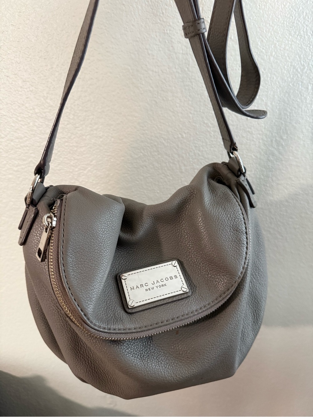 Marc Jacobs Taupe Pebbled Leather Crossbody Bag